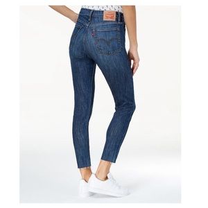 Levi wedgie skinny fit jeans size 31